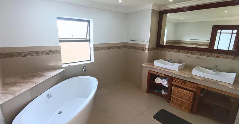 To Let 5 Bedroom Property for Rent in Pinnacle Point Golf Estate Western Cape
